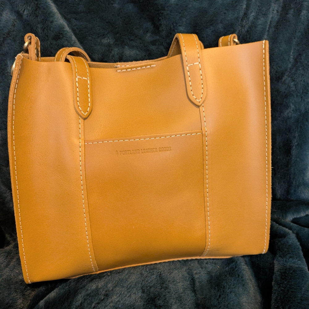 🥭🦄Portland Leather Lola Crossbody In Mango 🥭